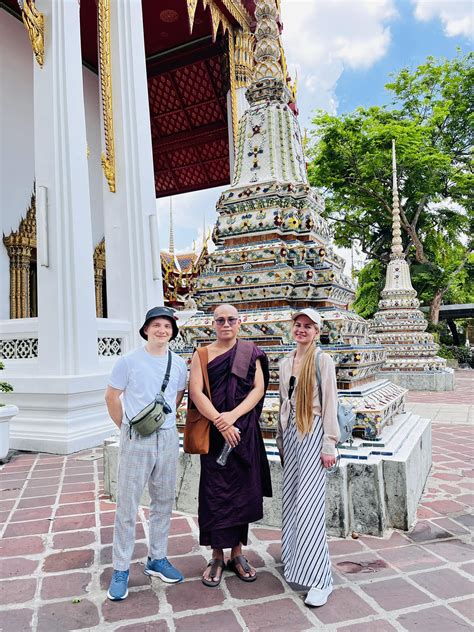 နနွင်း in English .